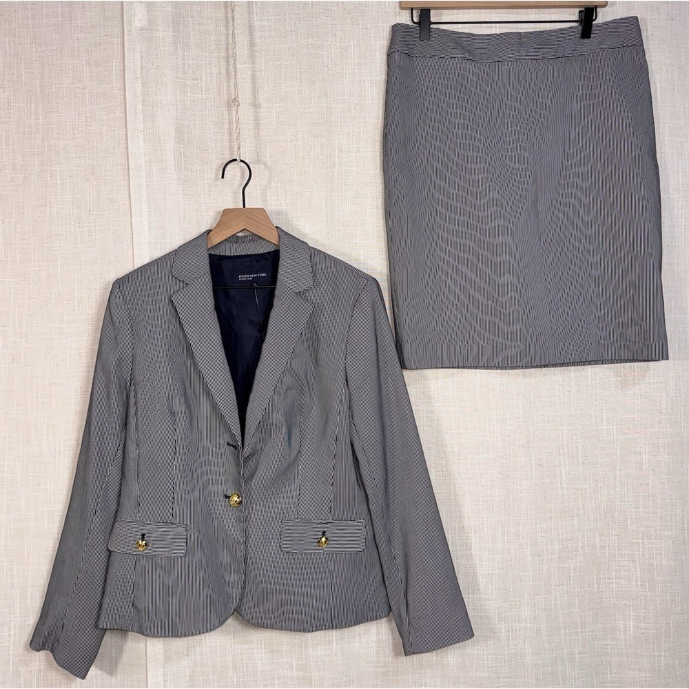 NWT Jones New York Skirt Blazer Suit Set Women's Size‎ 10 / 12 Navy White Stripe